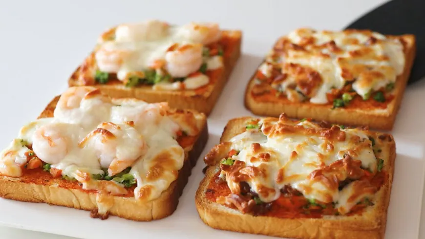 Mini Bread Pizzas