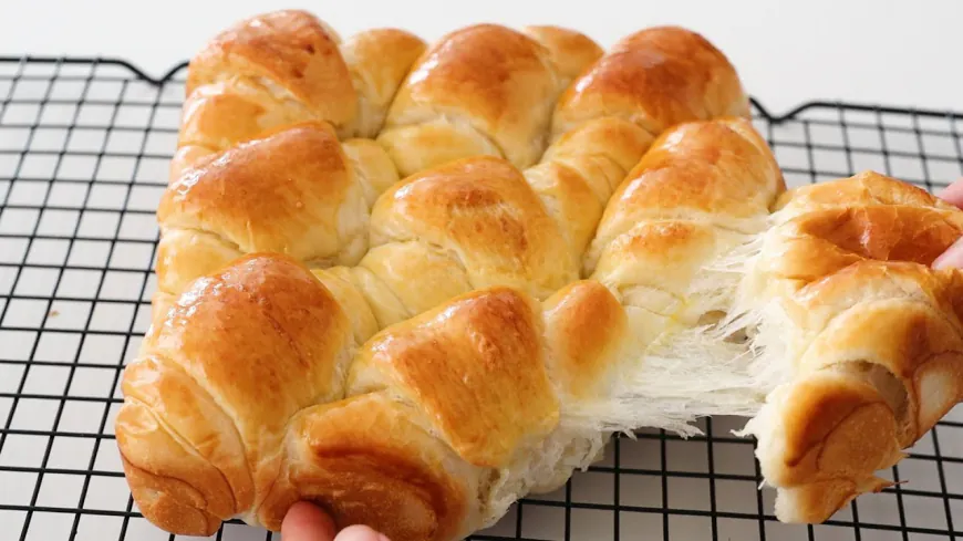 Fluffy Butter Rolls