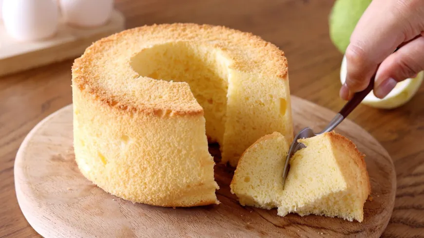 Lemon Chiffon Cake