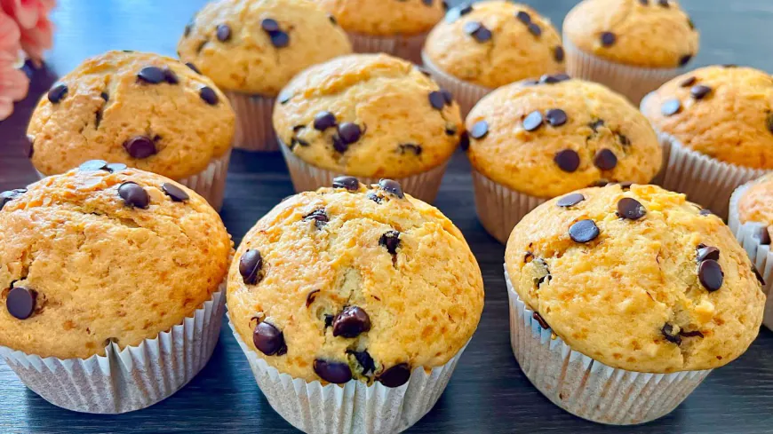 Chocolate Chip Almond Muffins