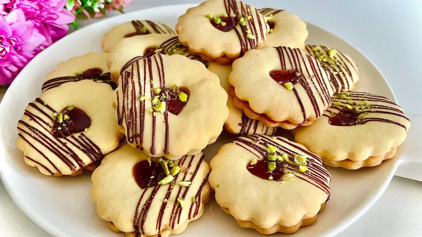 Linzer Cookies