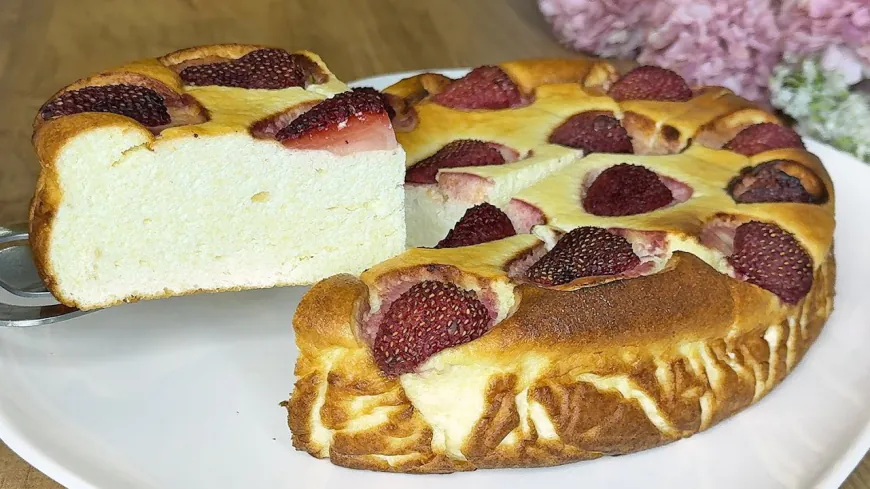 Light Ricotta Cake with Strawberries Recipe