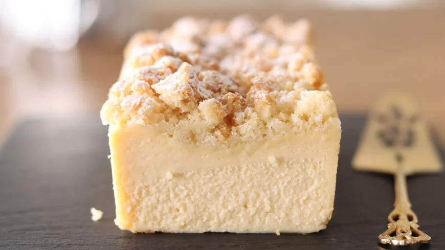 Cheesecake with Almond Crumble Topping Recipe