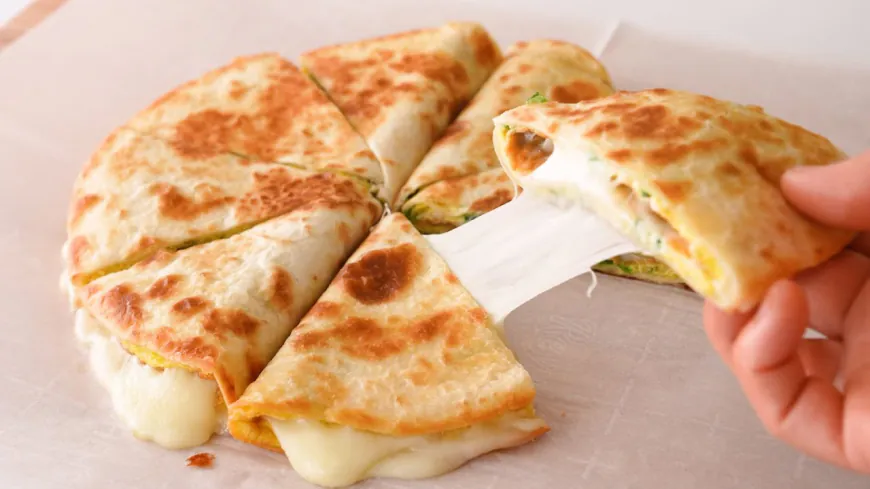 Delicious Cheesy Egg and Veggie Quesadilla Recipe