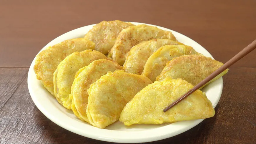 Crispy Pickled Radish Pork Dumplings