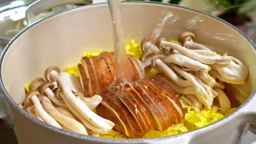 Perilla Tteok Soup with Anchovies and Mushrooms